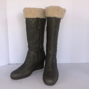 Uggs Felicity Green Wedge Boots - 8
